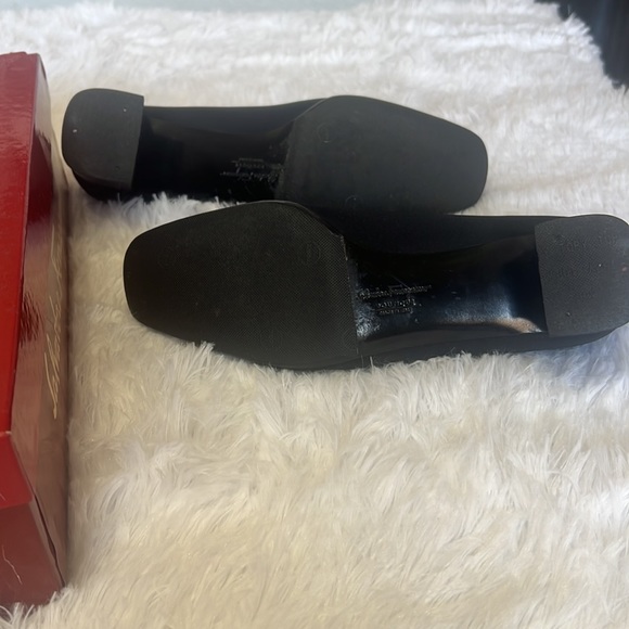 Ferragamo Black Pumps w Silver Buckles Size 6.5 - Picture 4 of 15